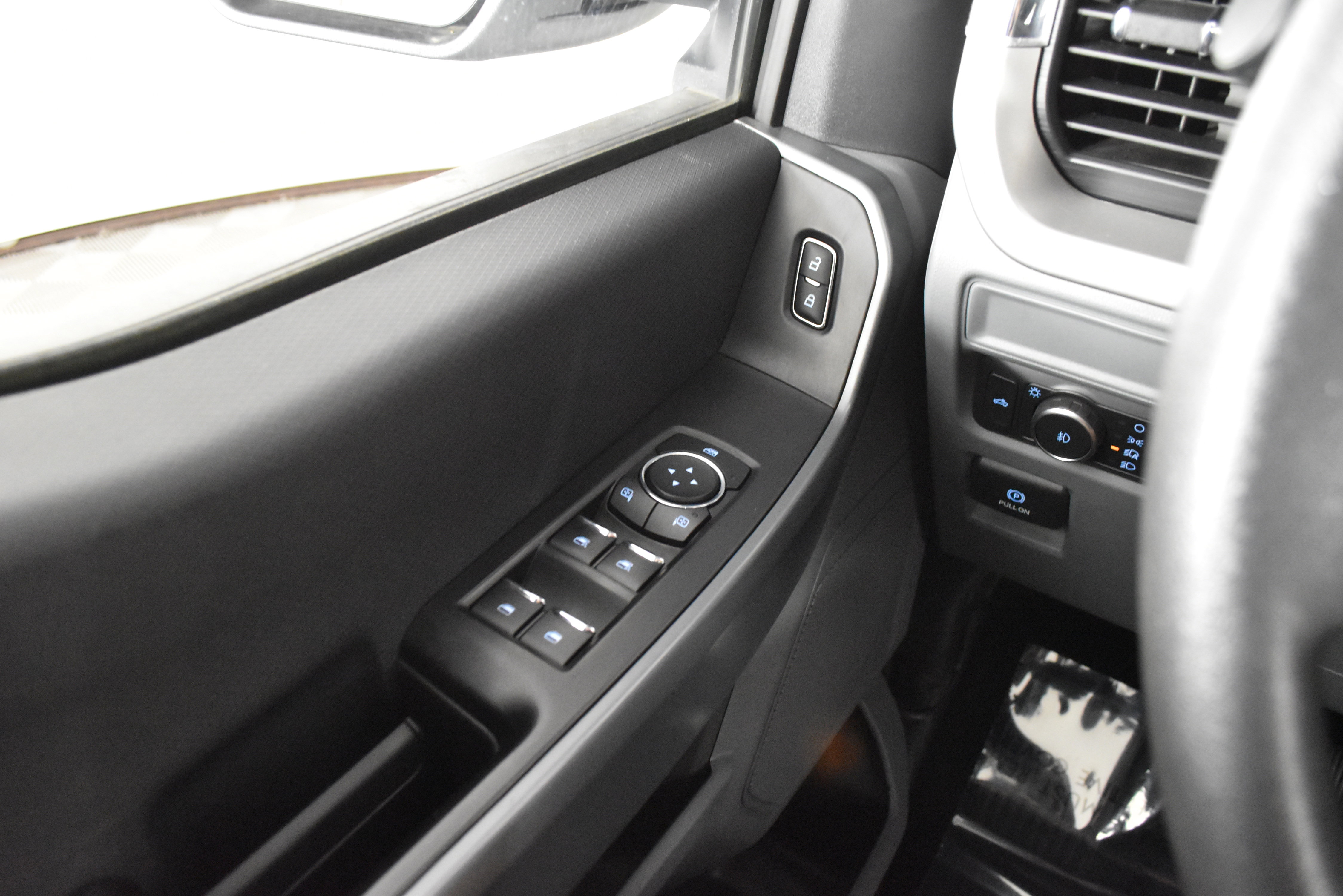 Used 2022 Ford F150 XLT image 35