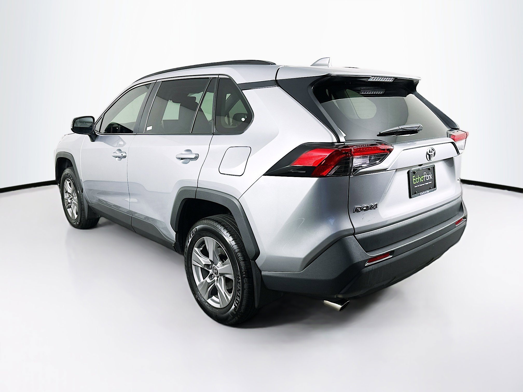 Used 2025 Toyota RAV4 XLE image 5