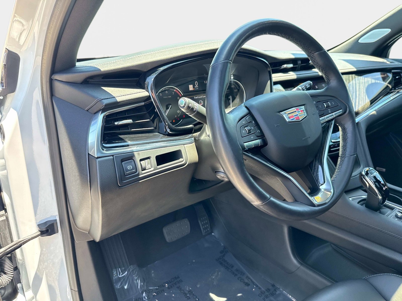 Used 2023 Cadillac XT6 Premium Luxury FWD image 21