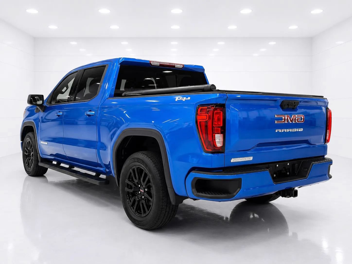 Used 2023 GMC Sierra 1500 Elevation AWD/4WD image 3