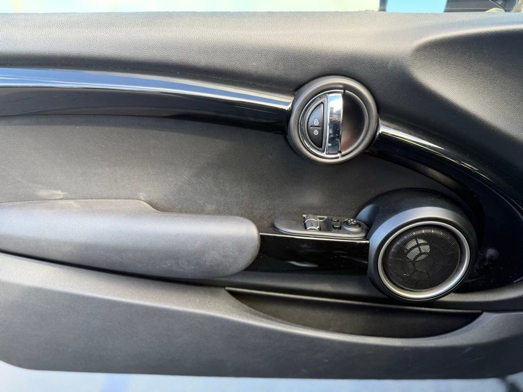 Used 2015 MINI Cooper S image 15