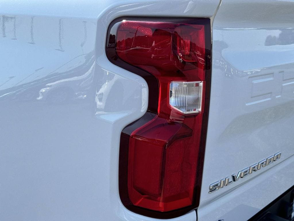 Used 2023 Chevrolet Silverado 1500 RST AWD/4WD image 10