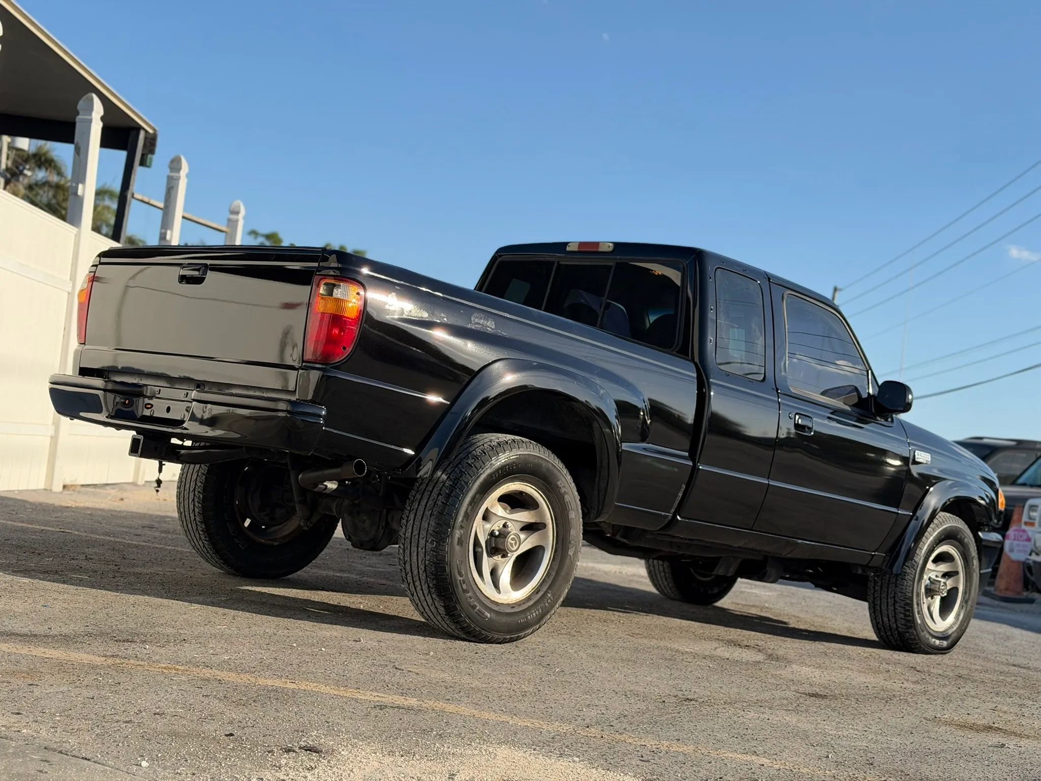 Used 2001 MAZDA B-Series Pickup 4x4 Cab Plus B4000 image 4