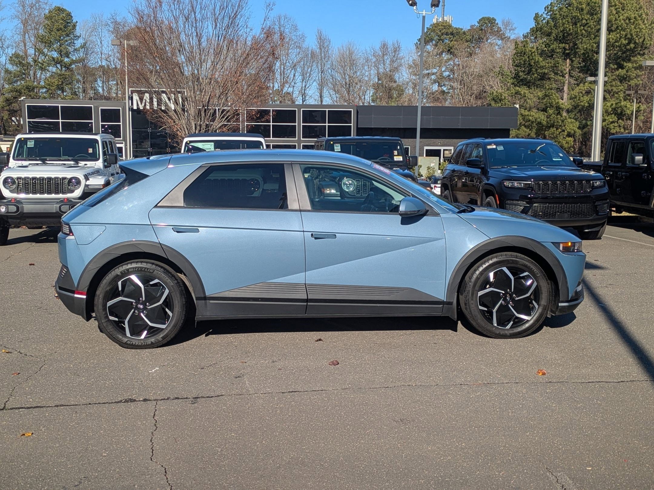 Used 2023 Hyundai Ioniq 5 SE image 4