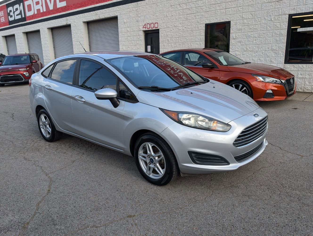 Used 2018 Ford Fiesta SE FWD image 4