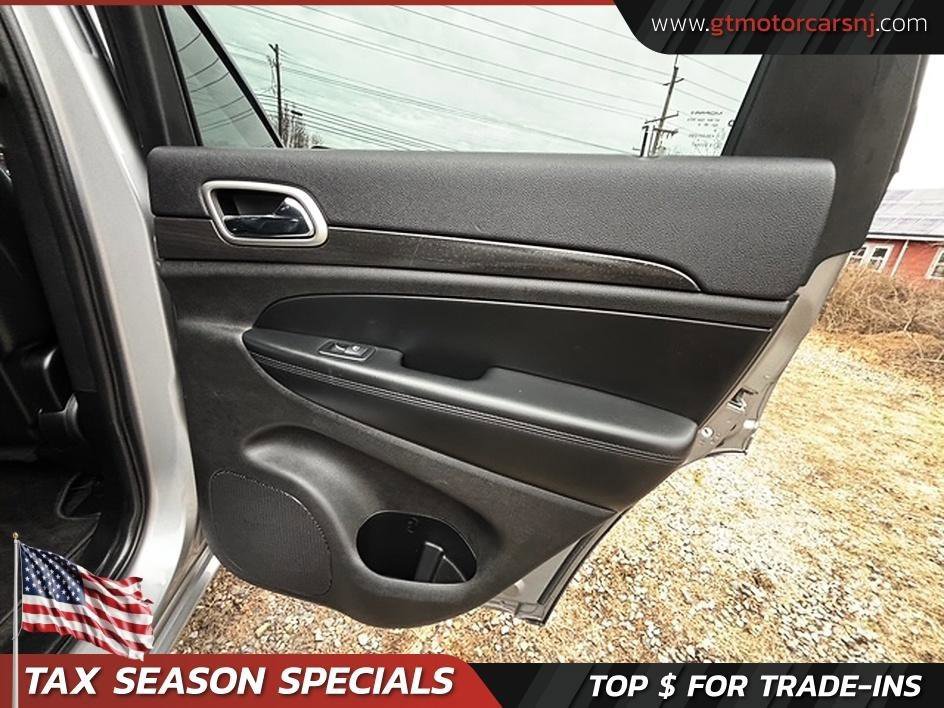 Used 2018 Jeep Grand Cherokee Altitude RWD image 17
