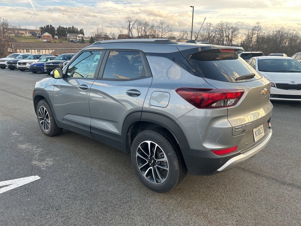 Used 2024 Chevrolet TrailBlazer LT w/ Driver Confidence Package image 4