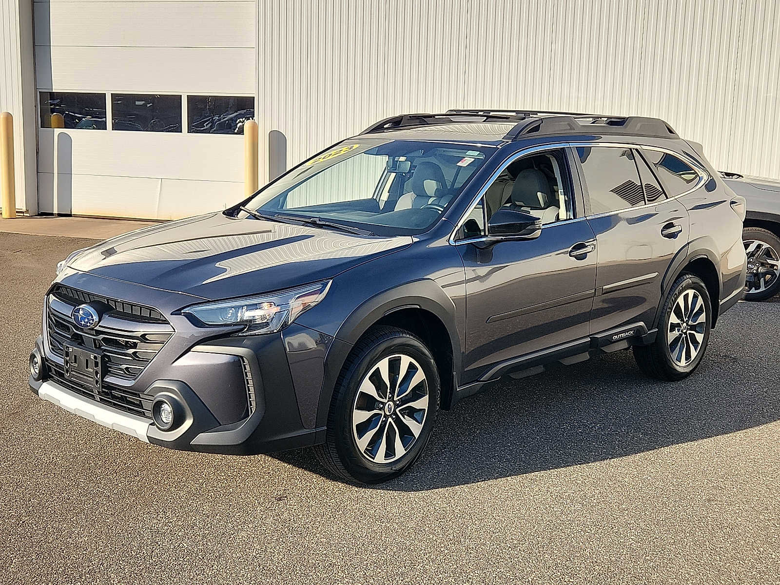 Used 2023 Subaru Outback Limited image 3