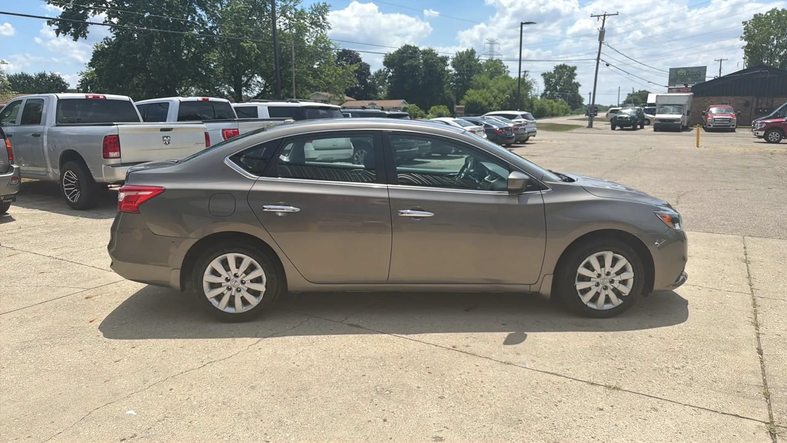 Used 2017 Nissan Sentra SV FWD image 6