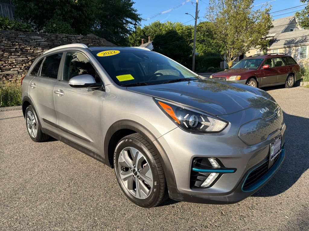 Certified 2022 Kia Niro EX Premium w/ Cold Weather Package FWD image 9