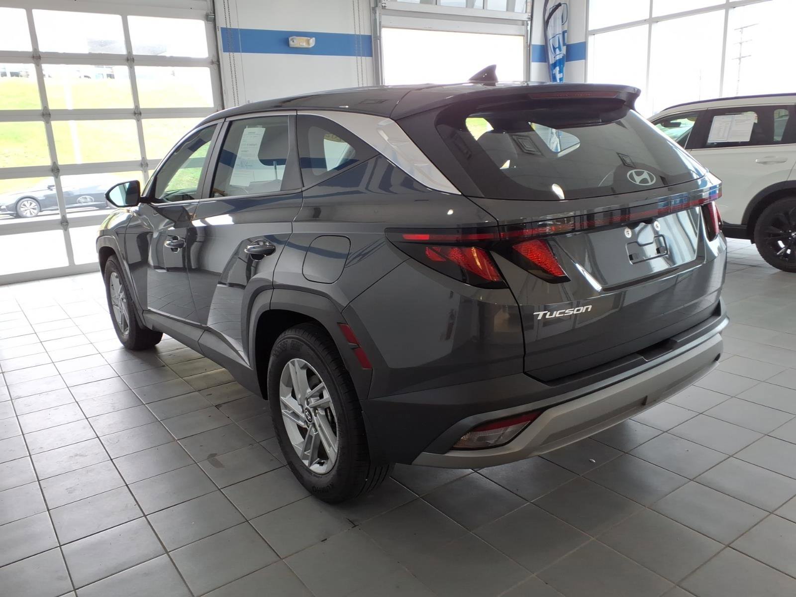 Certified 2025 Hyundai Tucson SE image 7