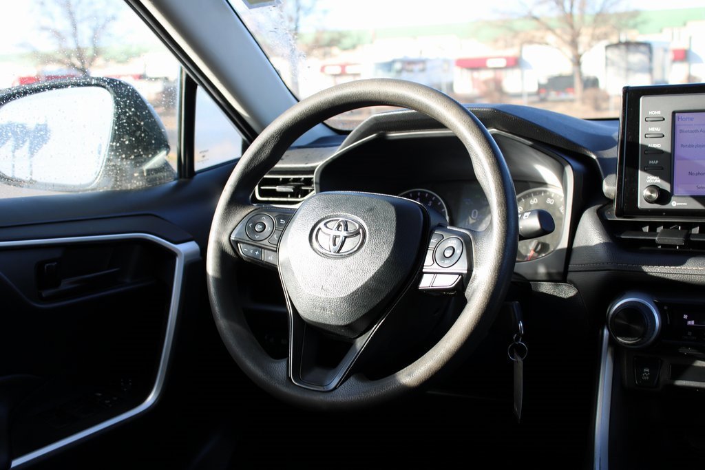 Used 2022 Toyota RAV4 LE image 20