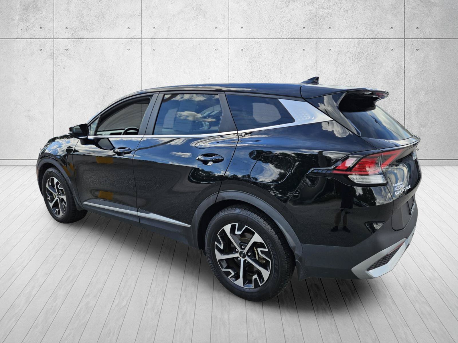 Used 2023 Kia Sportage EX FWD image 5