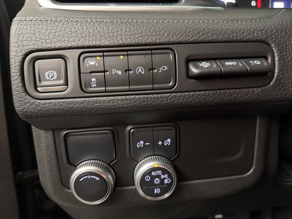 Used 2021 GMC Yukon Denali w/ Denali Premium Package image 17