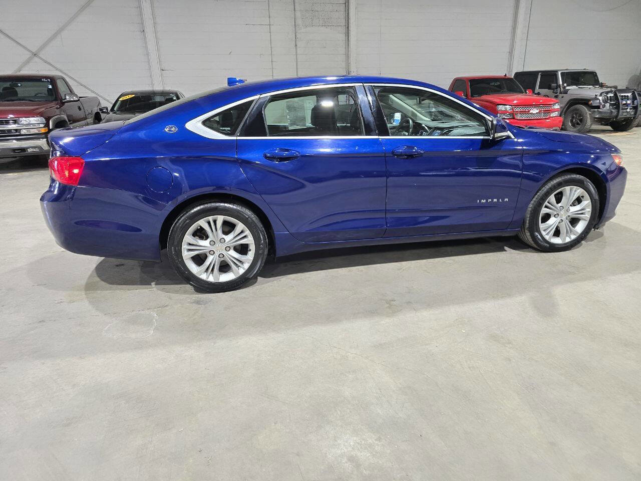 Used 2014 Chevrolet Impala LT w/ Convenience Package image 16