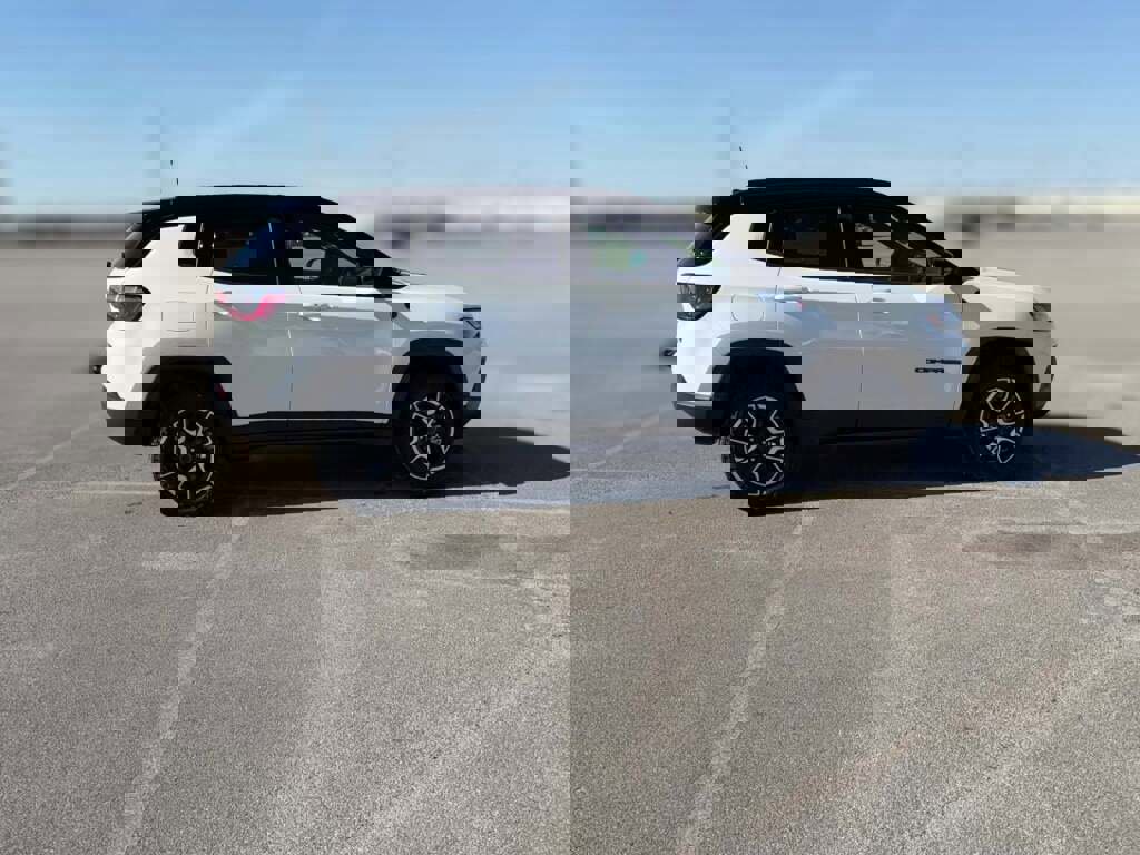 New 2026 Jeep Compass Trailhawk image 13