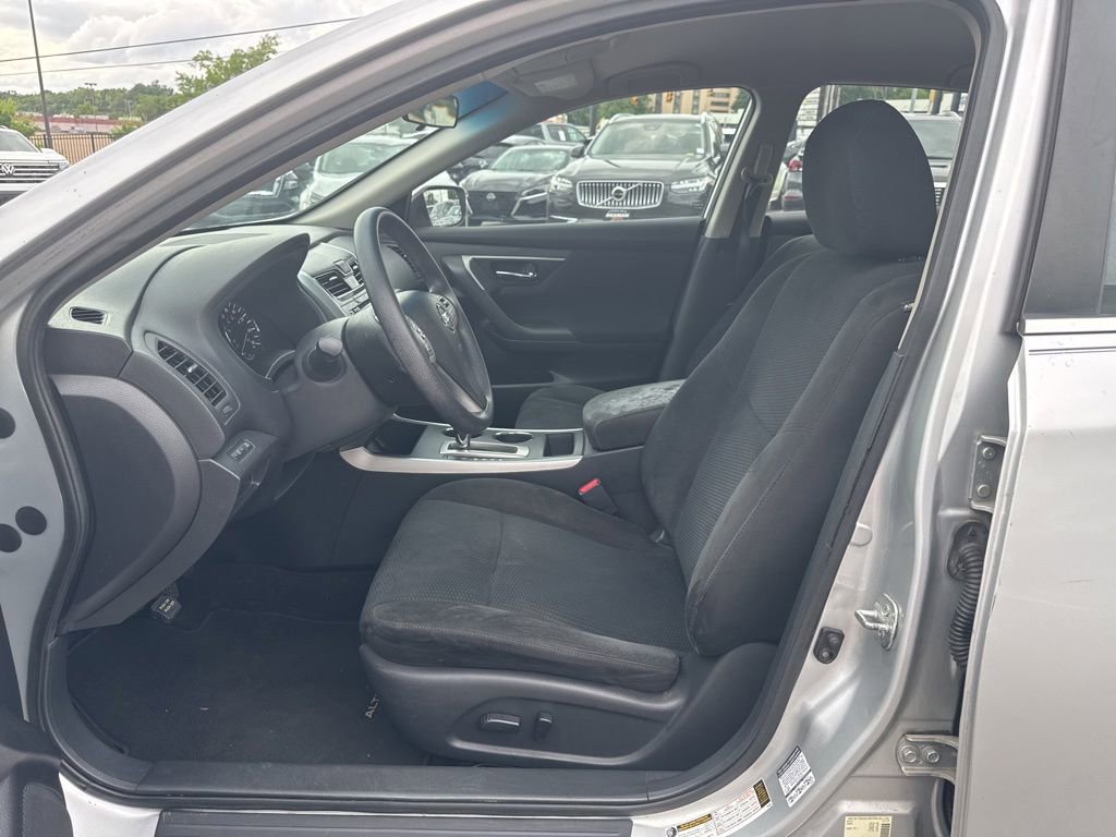 Used 2015 Nissan Altima 2.5 S w/ Sport Value Package FWD image 12