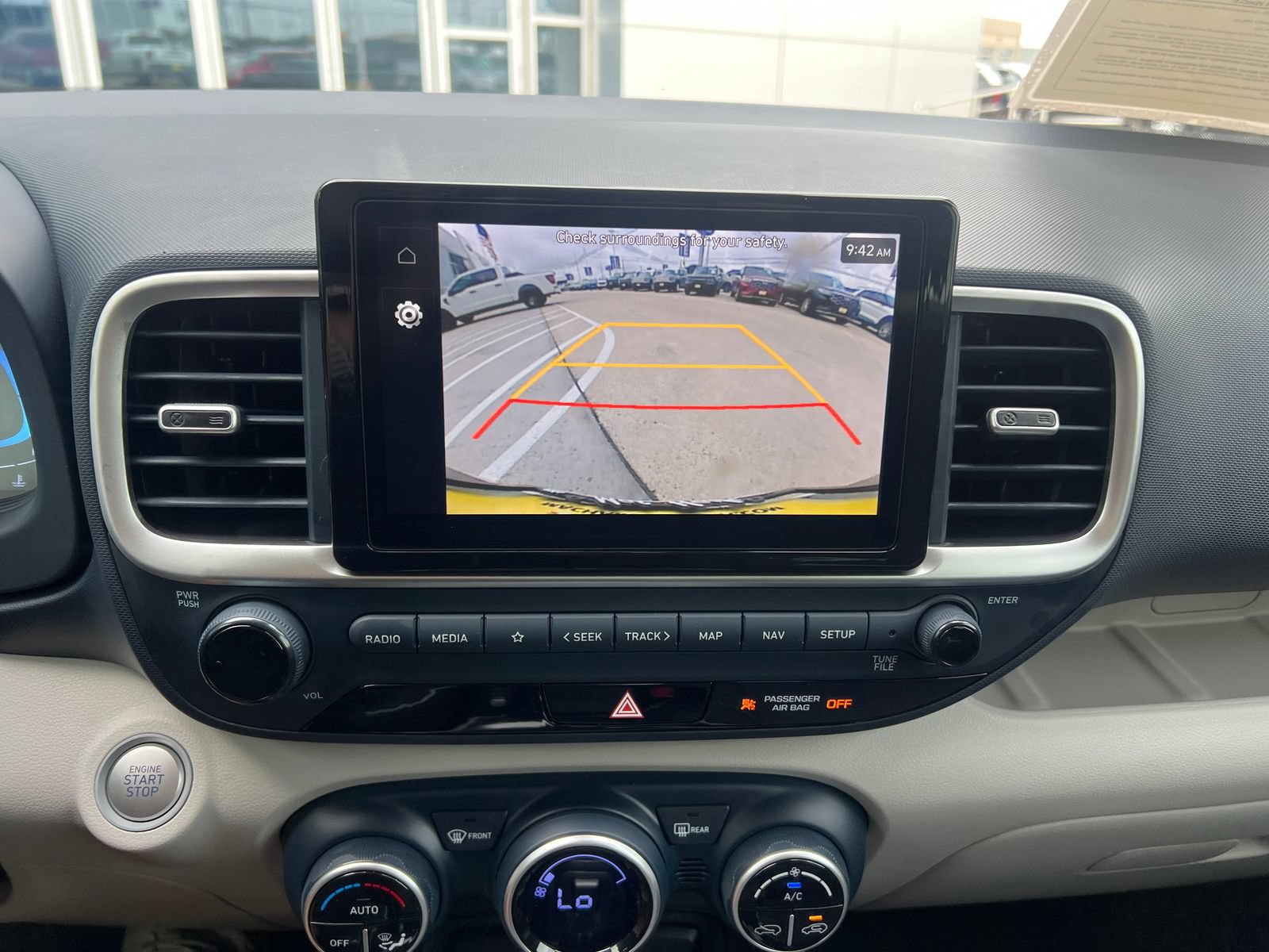 Used 2025 Hyundai Venue Limited FWD image 28