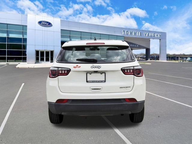 Used 2018 Jeep Compass Sport FWD image 3