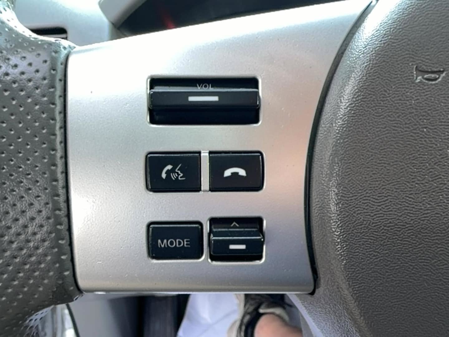 Used 2013 Nissan Frontier SV w/ SV Value Truck Pkg RWD image 15
