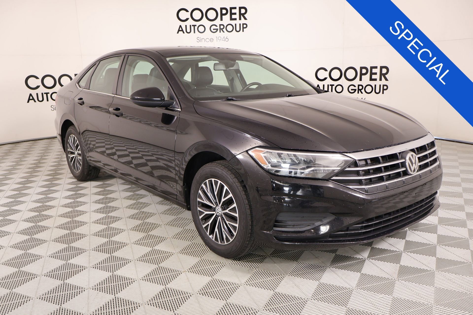 Used 2020 Volkswagen Jetta SE image 1