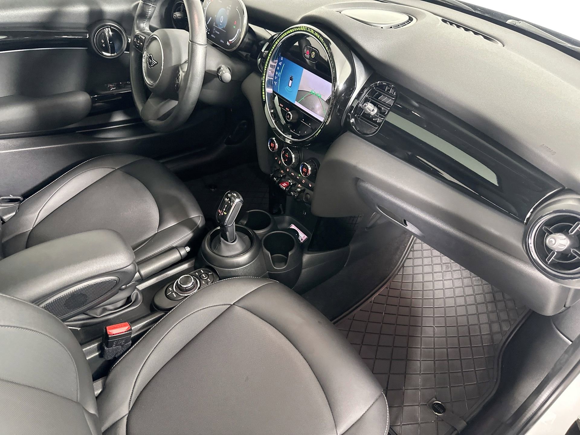 Used 2023 MINI Cooper 2-Door Hardtop image 33