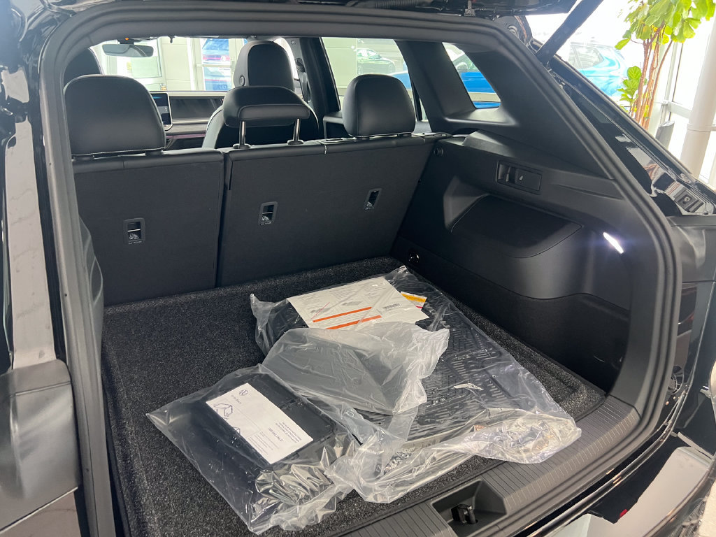 New 2026 Volkswagen Tiguan SE R-Line FWD image 27