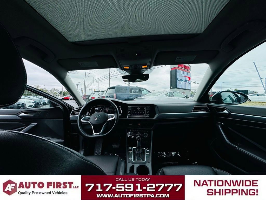 Used 2023 Volkswagen Jetta SE image 24