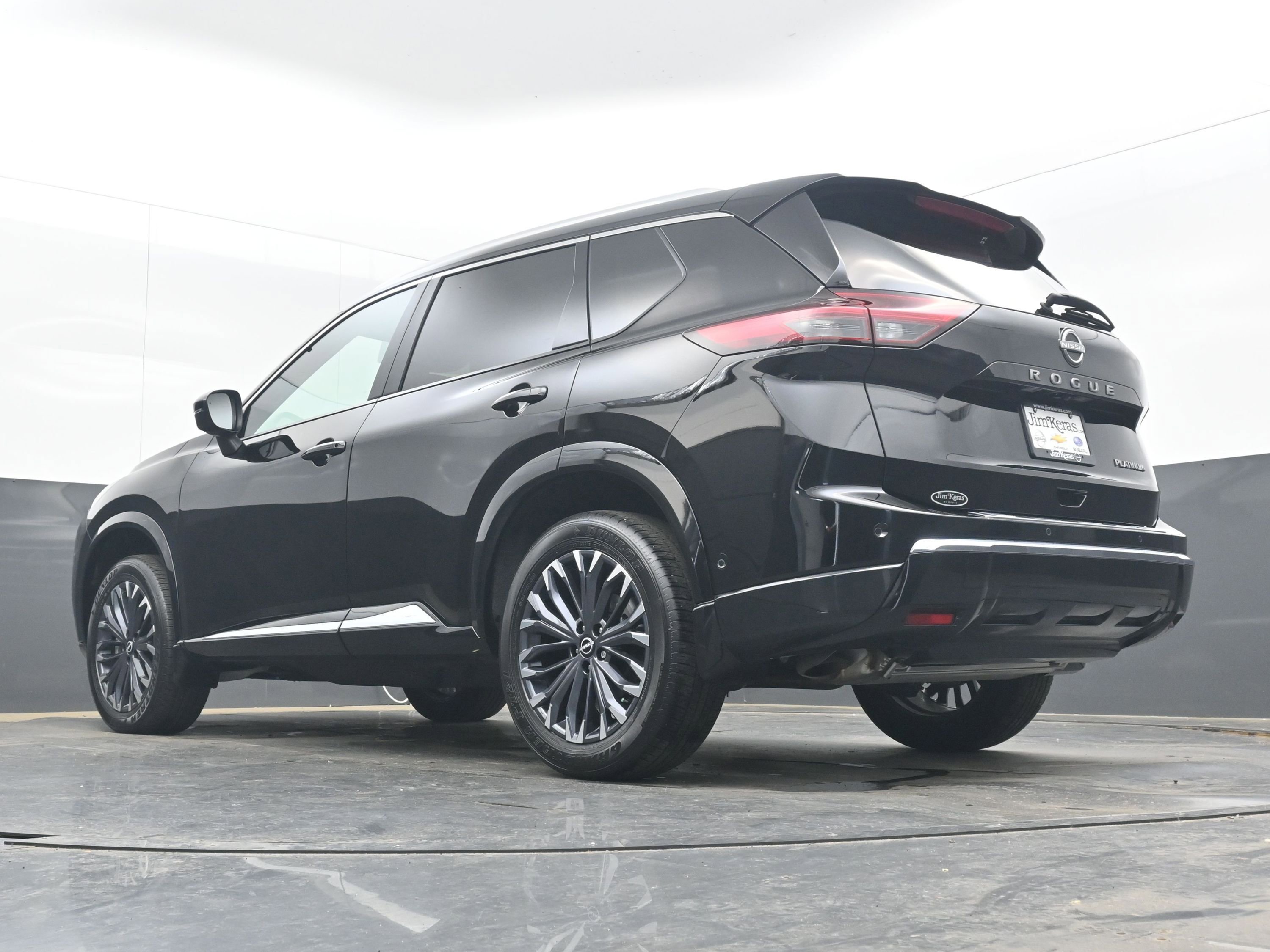 Certified 2025 Nissan Rogue Platinum w/ Tech Package image 27