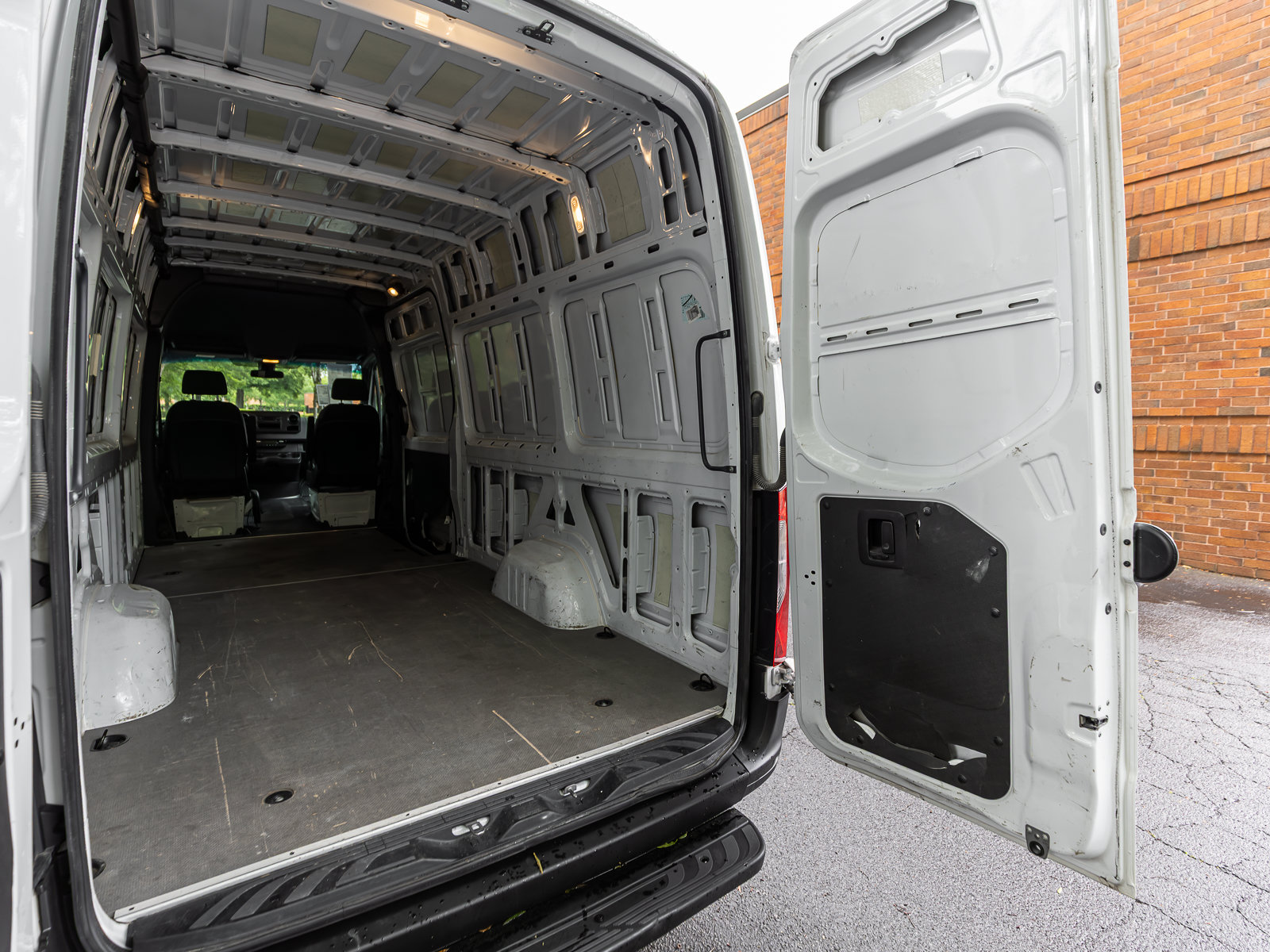 Used 2022 Mercedes-Benz Sprinter 2500 image 34