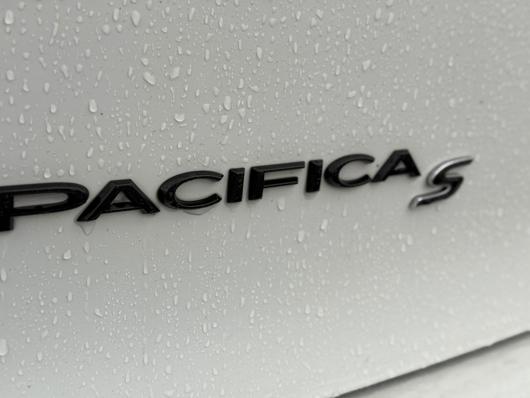 Used 2024 Chrysler Pacifica Limited FWD image 11