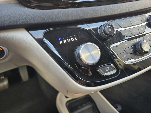 Used 2023 Chrysler Pacifica Touring-L FWD image 30