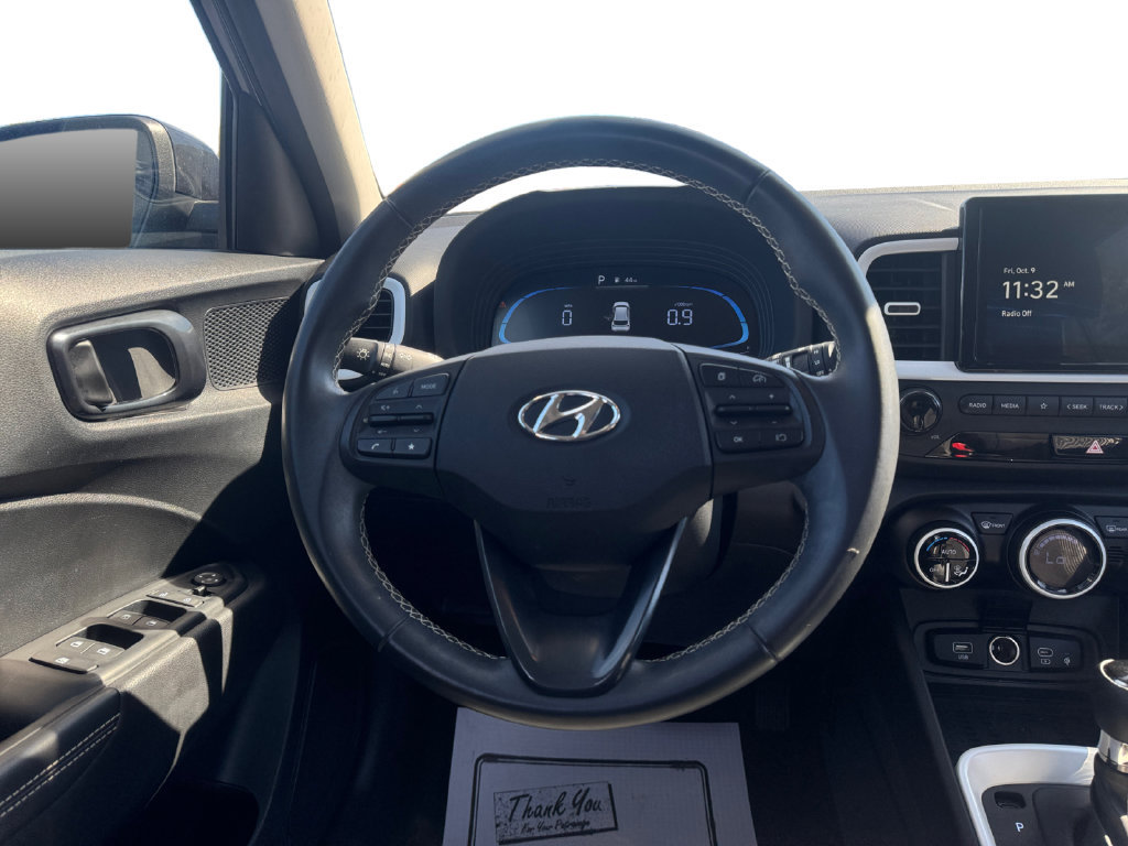 Used 2025 Hyundai Venue Limited FWD image 12