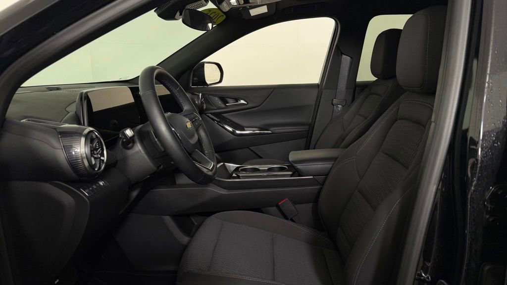 Used 2025 Chevrolet Equinox LT AWD/4WD image 14
