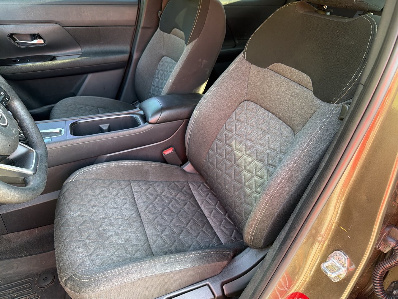Certified 2025 Nissan Kicks SV FWD image 17