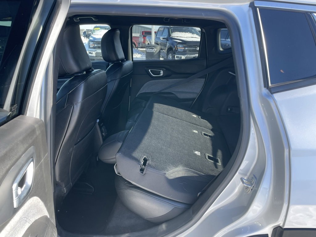 Used 2024 Jeep Compass Latitude image 50