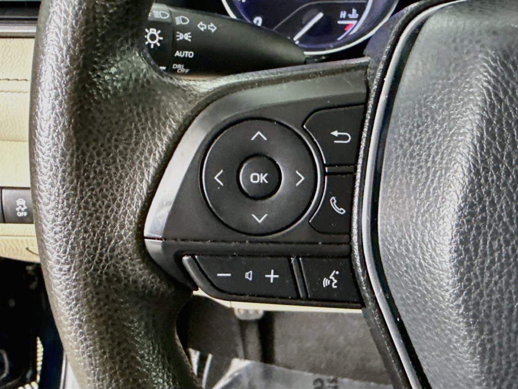 Used 2019 Toyota Camry LE FWD image 13