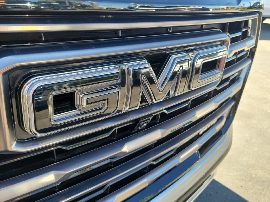 Certified 2025 GMC Yukon XL AT4 Ultimate AWD/4WD image 31