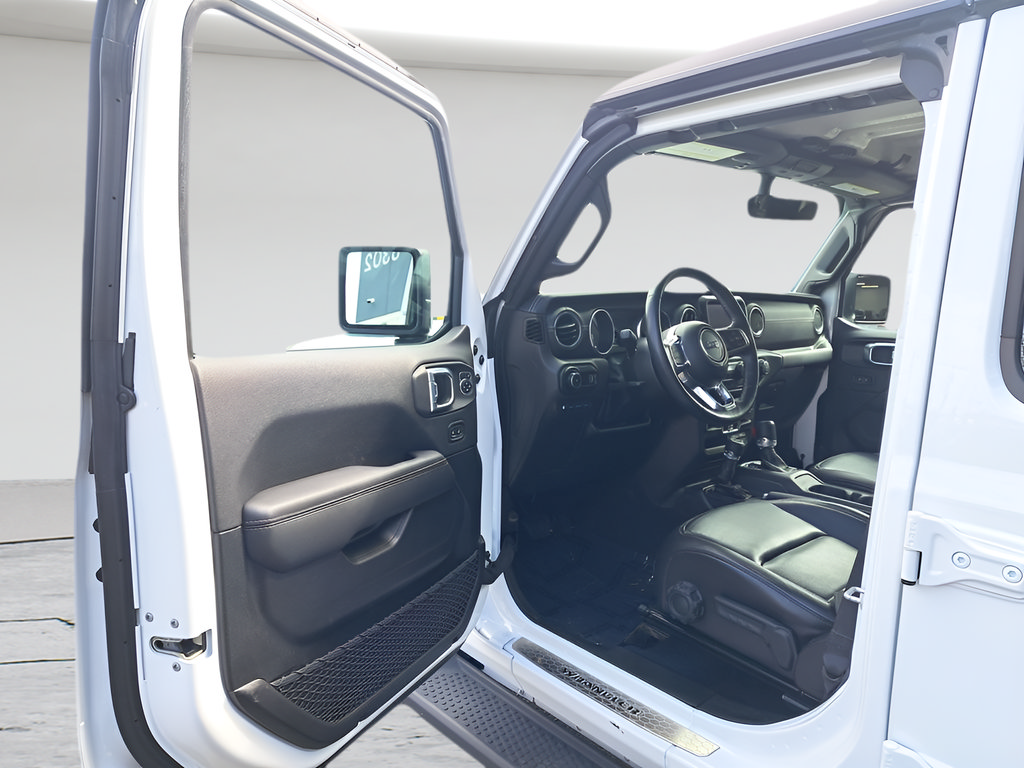 Used 2023 Jeep Wrangler Unlimited Sahara w/ Cold Weather Group AWD/4WD image 9