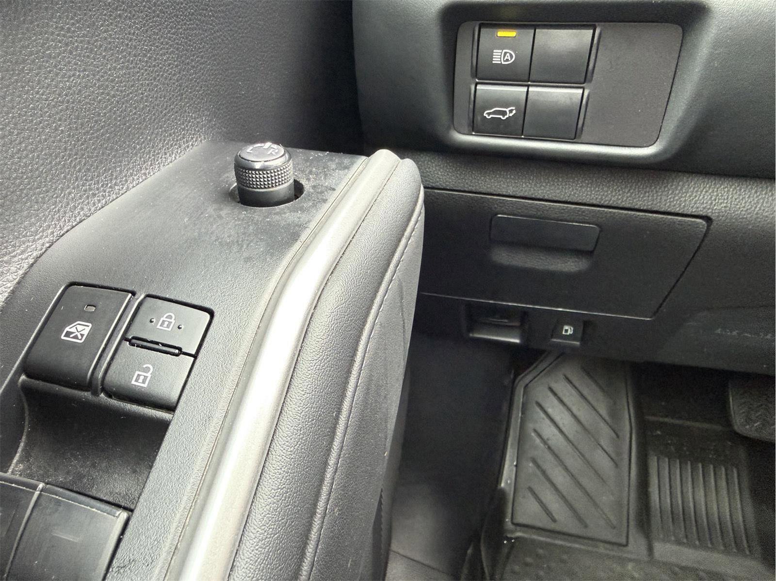 Used 2022 Toyota Highlander XLE image 15