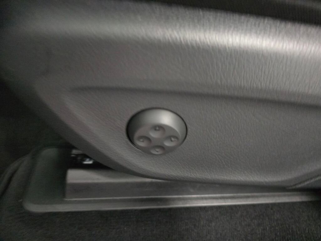 Used 2024 Mercedes-Benz GLE 350 4MATIC image 32