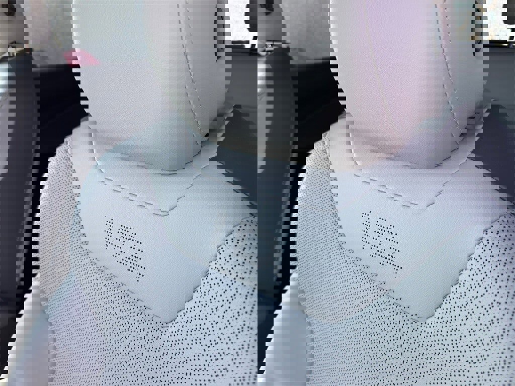 Used 2022 Volkswagen ID.4 Pro S image 11