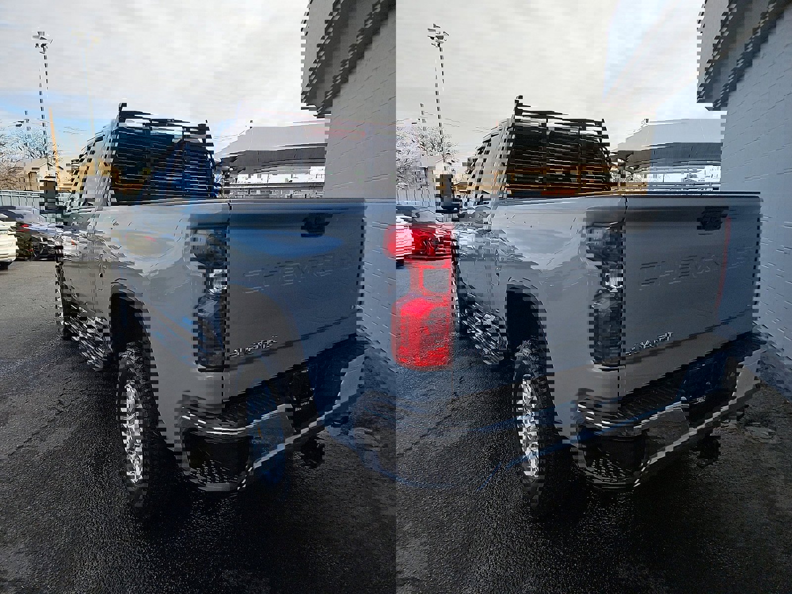 Used 2024 Chevrolet Silverado 2500 LT image 3