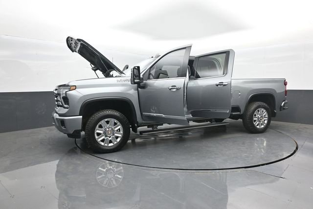 Used 2024 Chevrolet Silverado 2500 High Country w/ High Country Premium Package AWD/4WD image 47