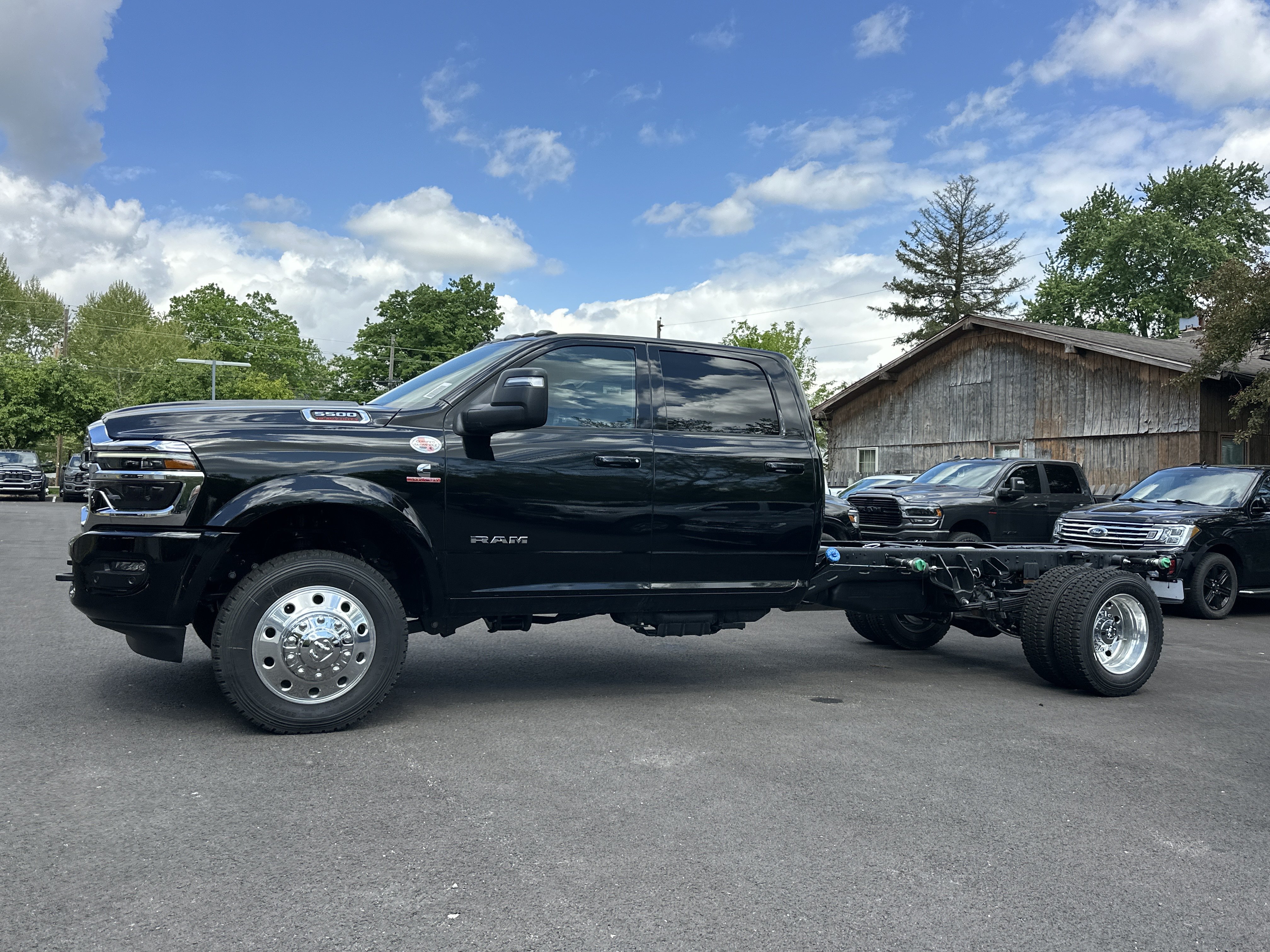 New 2026 RAM 5500 4x4 Crew Cab w/ Laramie Trim Package image 25