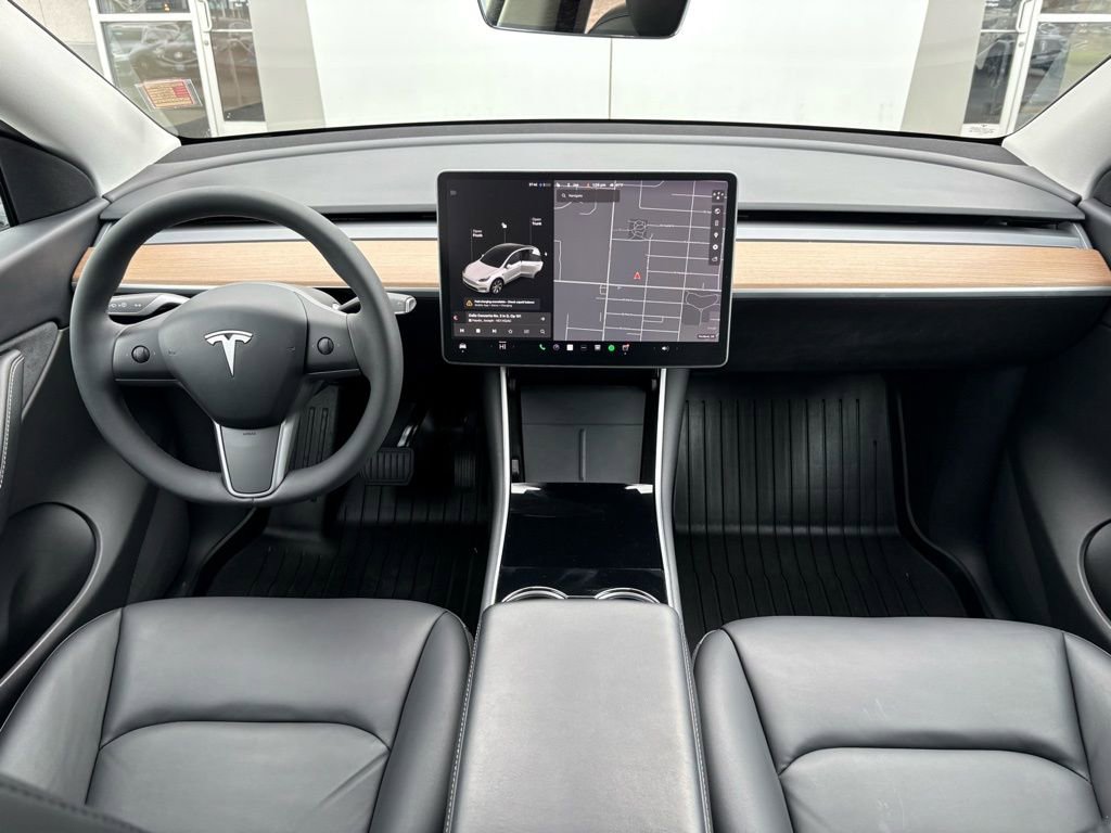 Used 2020 Tesla Model Y Long Range image 15