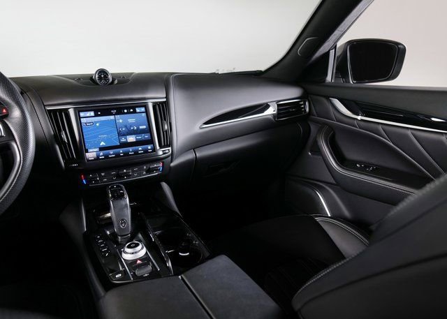 Used 2022 Maserati Levante Modena image 14