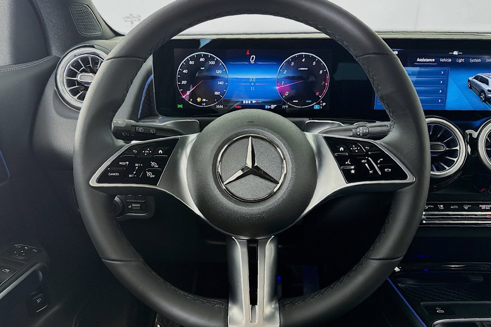 New 2025 Mercedes-Benz GLB 250 image 17