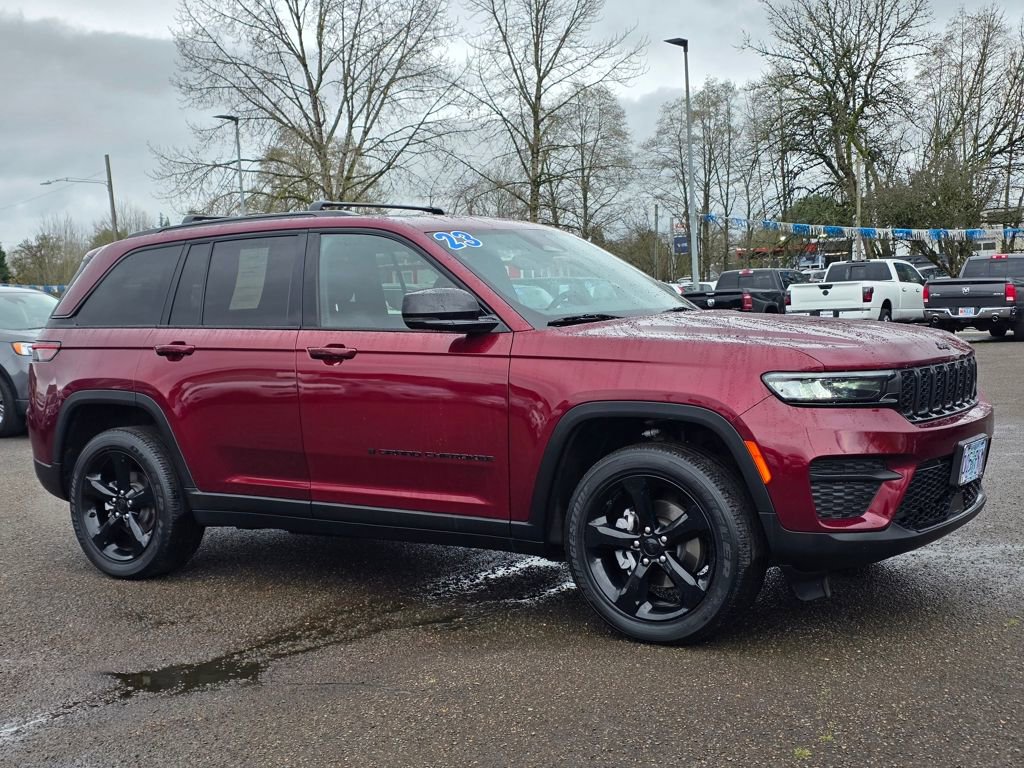 Used 2023 Jeep Grand Cherokee Altitude image 30