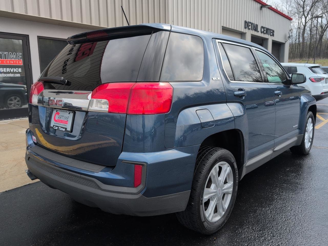 Used 2017 GMC Terrain SLE AWD/4WD image 8